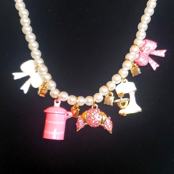 Betsey Johnson Lady Baker Babycakes Necklace - Picture 7 of 7